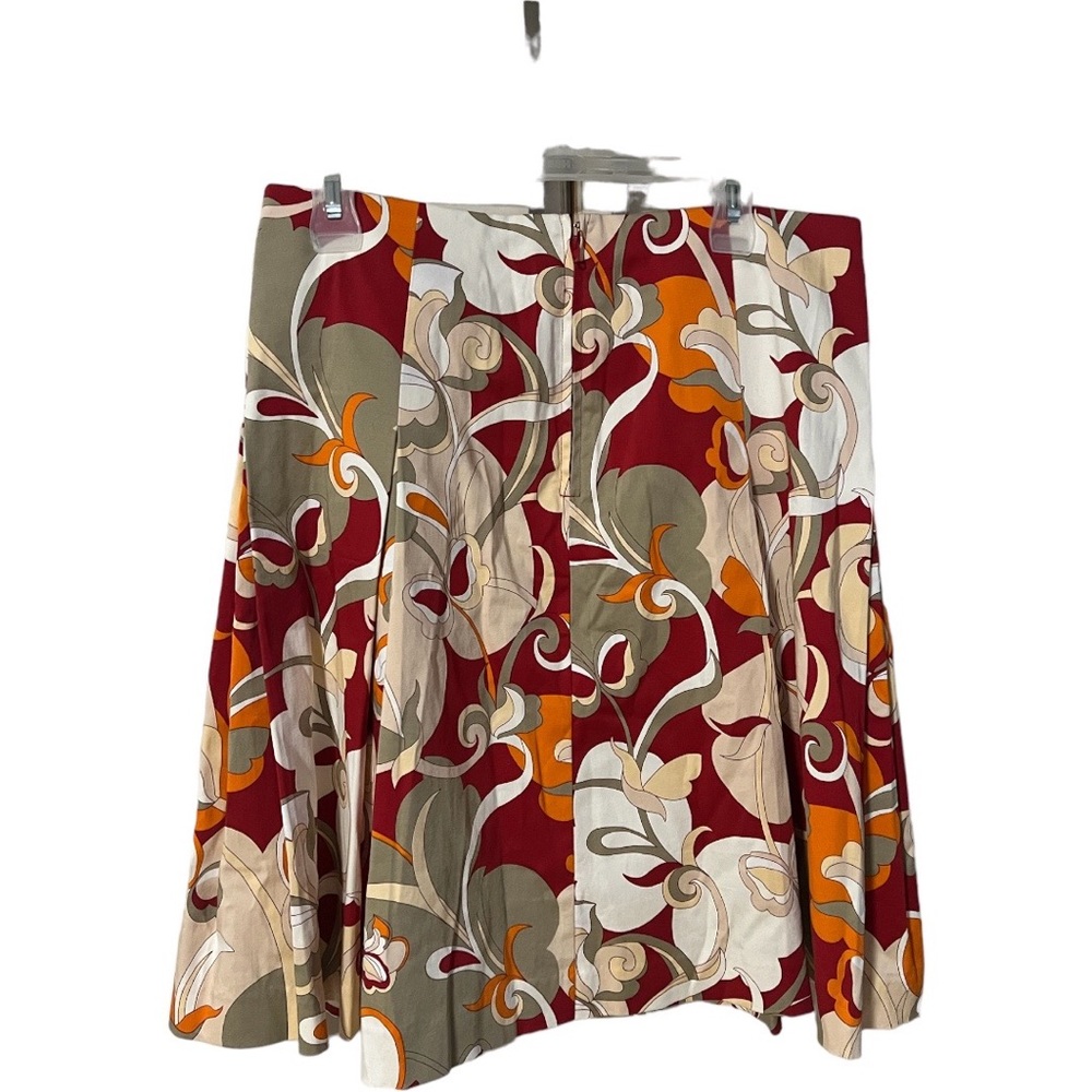 A lovely abstract skirt in size 12